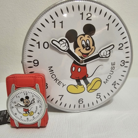 Mickey Mouse Disney Loungefly Figural Mickey Vinatge Watch Backpack and Wallet - Picture 7 of 9
